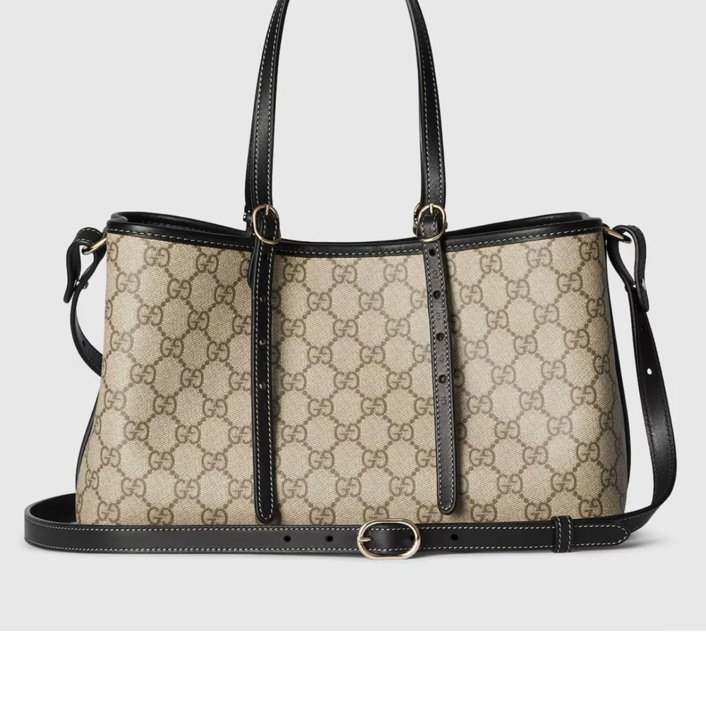 Gucci GG Emblem medium tote bag - Picture 1 of 8